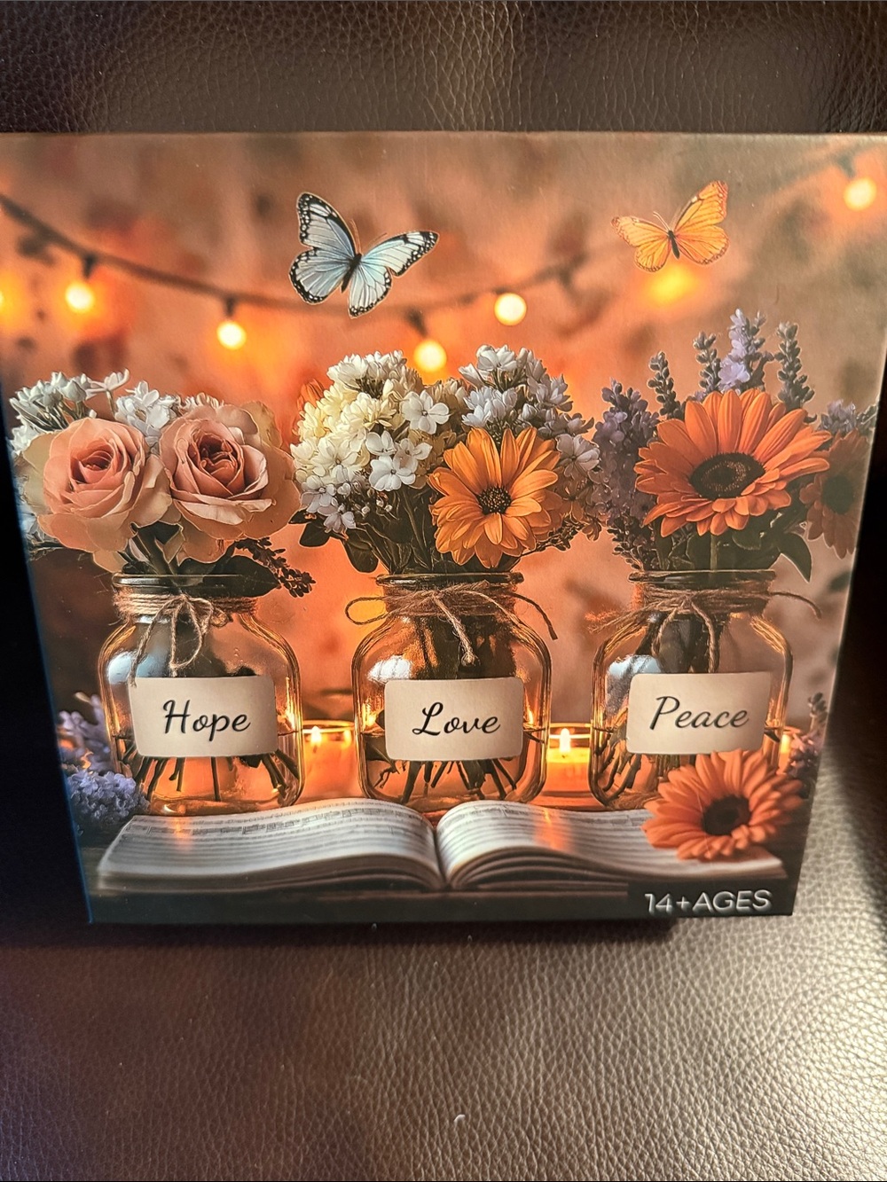 Larkipuzz Cozy Flower Vases.  1000 piece puzzle.  Like new.  Has poster